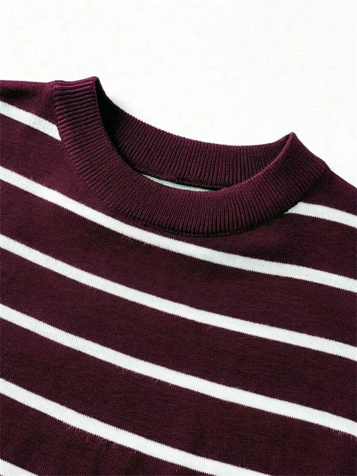 T-shirt de malha às riscas para homem, com gola redonda, cor bordeaux