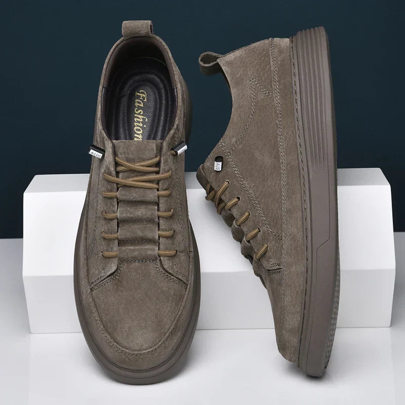 Buty z zamszu