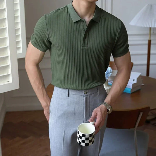 Theo Marin ribstrikket poloshirt til mænd med lodrette ribkanter