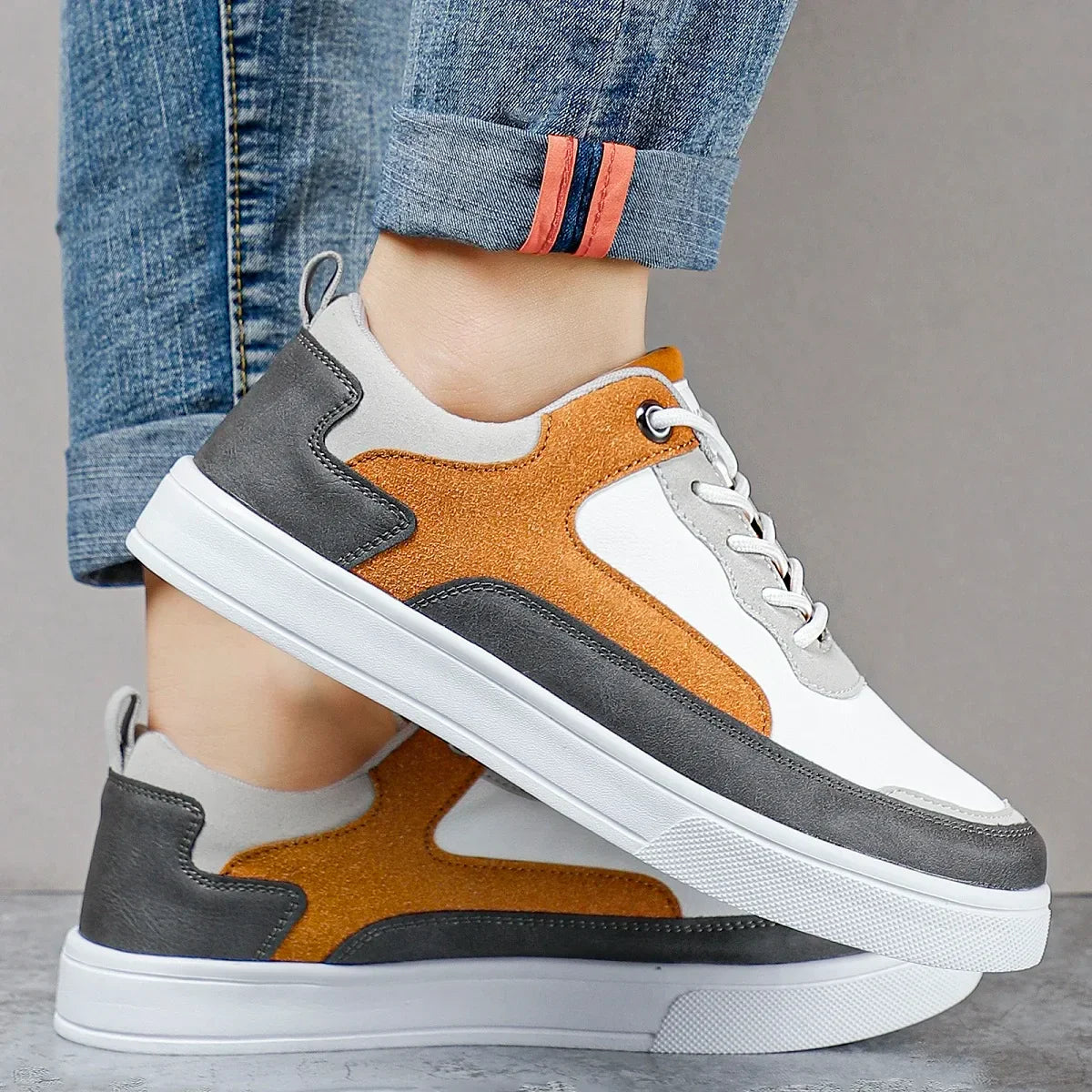 Adi Sneaker