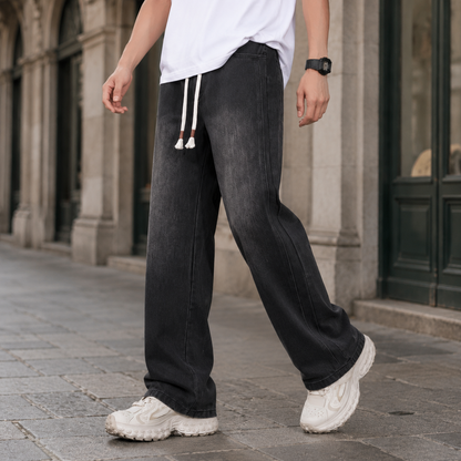 Jeans mit weitem Bein und entspannter Passform